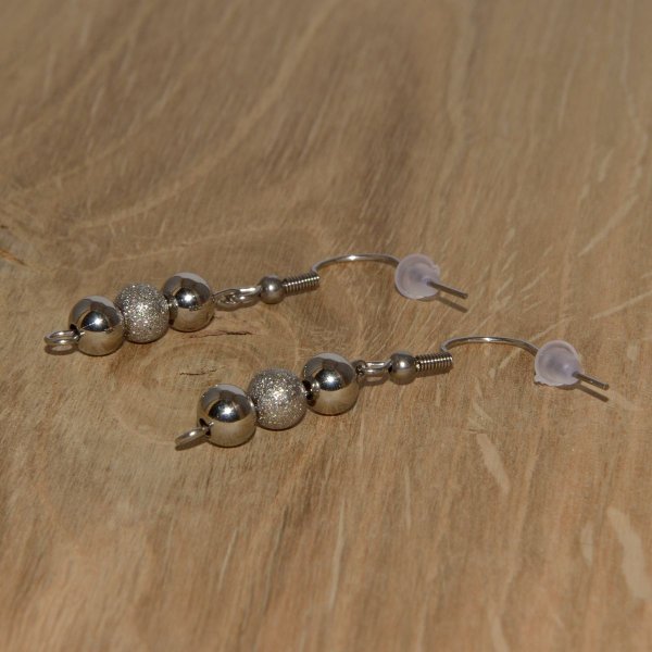 Edelstahlohrringe mit Perlen aus Edelstahl 304 und Ohrhaken aus Edelstahl 316 / 316l